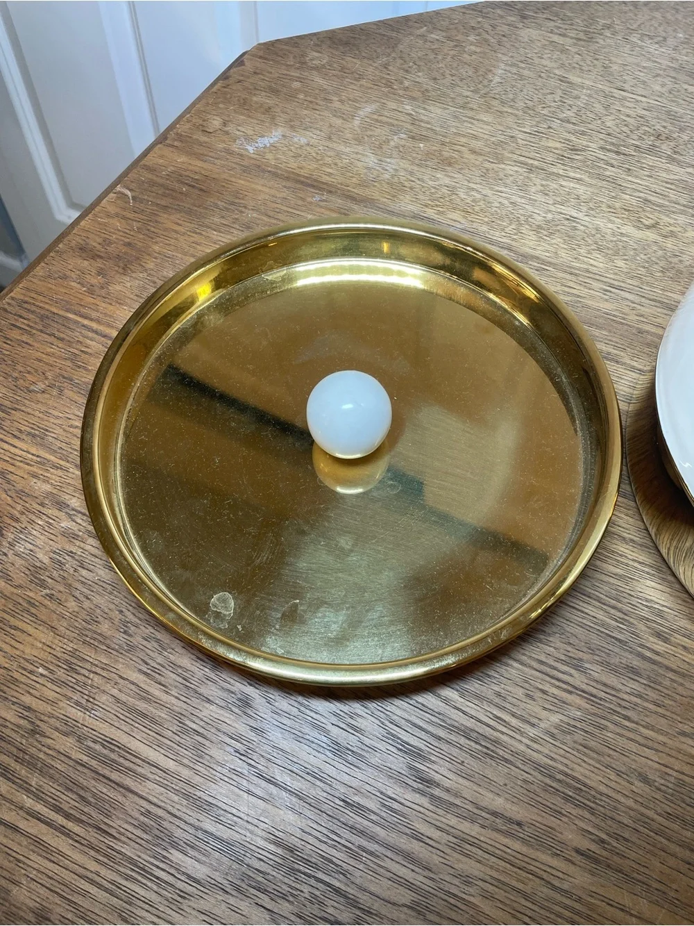 Vintage White & Gold Ice Bucket Brass Tone Lid Handle Mid Century Barware